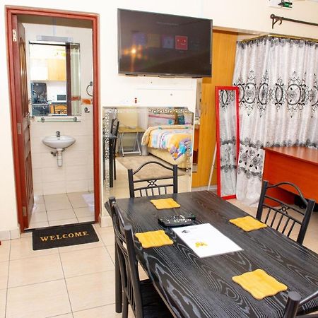 Mercy-Phillips Apartments Located At Eagle Tower Building Nairobi City Centre Buitenkant foto