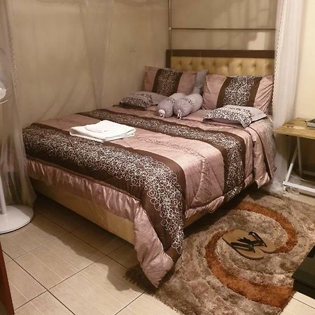 Mercy-Phillips Apartments Located At Eagle Tower Building Nairobi City Centre Buitenkant foto