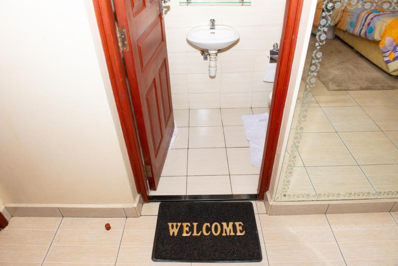 Mercy-Phillips Apartments Located At Eagle Tower Building Nairobi City Centre Buitenkant foto