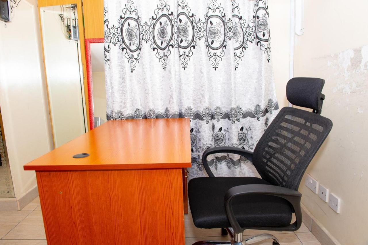 Mercy-Phillips Apartments Located At Eagle Tower Building Nairobi City Centre Buitenkant foto