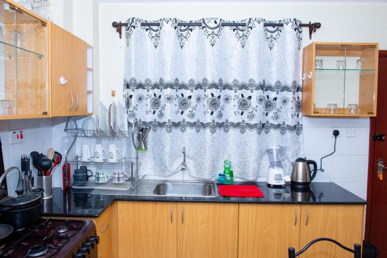 Mercy-Phillips Apartments Located At Eagle Tower Building Nairobi City Centre Buitenkant foto