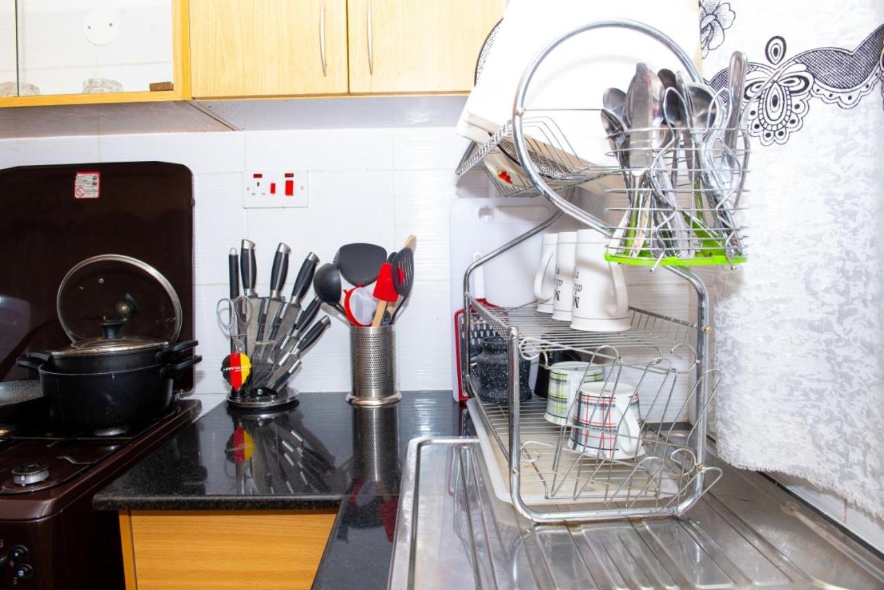 Mercy-Phillips Apartments Located At Eagle Tower Building Nairobi City Centre Buitenkant foto