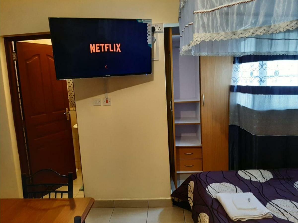 Mercy-Phillips Apartments Located At Eagle Tower Building Nairobi City Centre Buitenkant foto