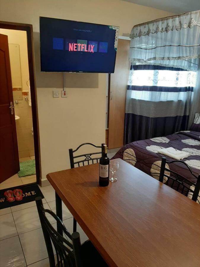 Mercy-Phillips Apartments Located At Eagle Tower Building Nairobi City Centre Buitenkant foto