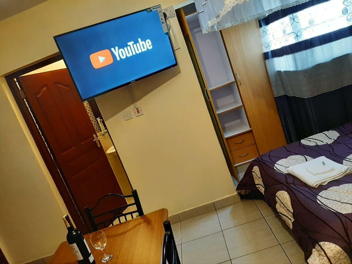 Mercy-Phillips Apartments Located At Eagle Tower Building Nairobi City Centre Buitenkant foto