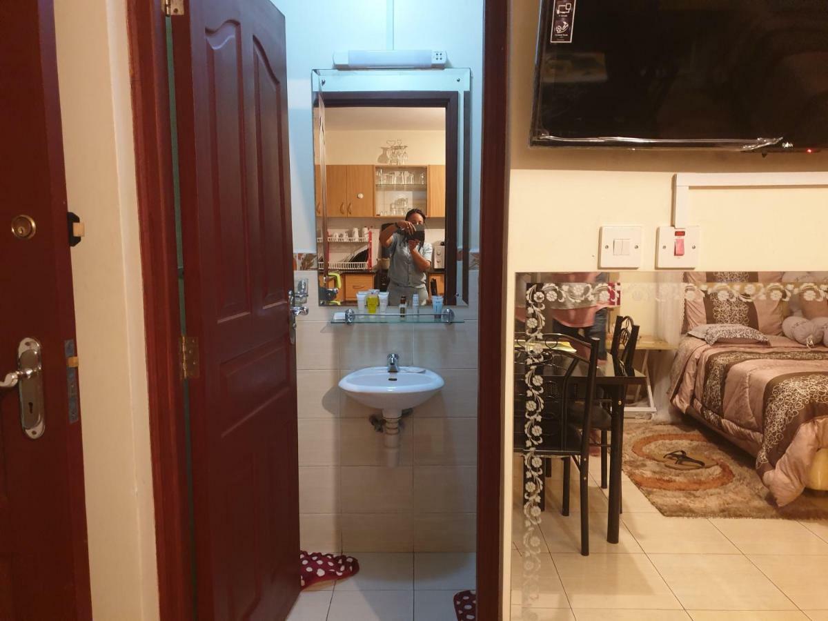 Mercy-Phillips Apartments Located At Eagle Tower Building Nairobi City Centre Buitenkant foto