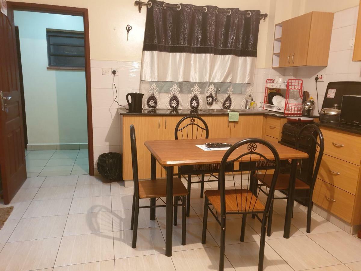 Mercy-Phillips Apartments Located At Eagle Tower Building Nairobi City Centre Buitenkant foto