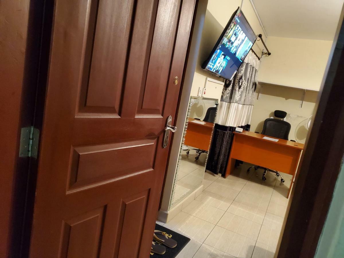 Mercy-Phillips Apartments Located At Eagle Tower Building Nairobi City Centre Buitenkant foto